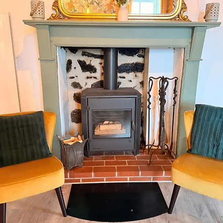 Charming Renovated Stone In Historic Village *