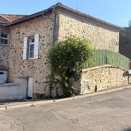 Charming Renovated Stone In Historic Village 度假居 Brigueuil