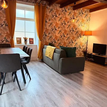 Semesterbostad Charming Renovated Stone In Historic Village Brigueuil