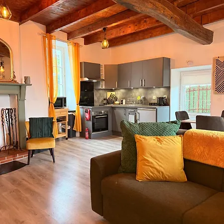 Charming Renovated Stone In Historic Village Semesterbostad *
