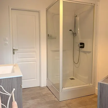 Charming Renovated Stone In Historic Village Semesterbostad