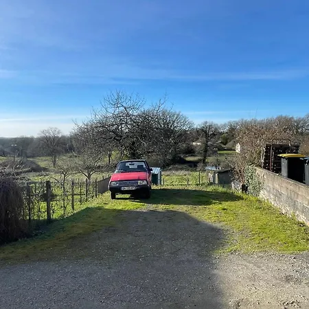 Σπίτι διακοπών Charming Renovated Stone In Historic Village *