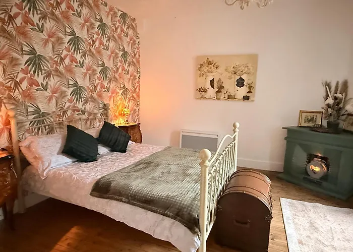 Charming Renovated Stone In Historic Village