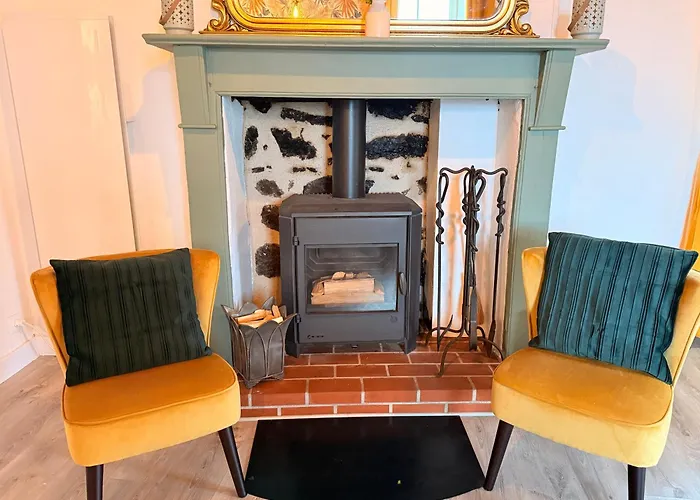 Charming Renovated Stone In Historic Village *