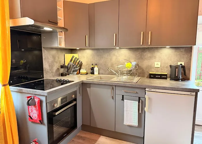 Charming Renovated Stone In Historic Village Σπίτι διακοπών *