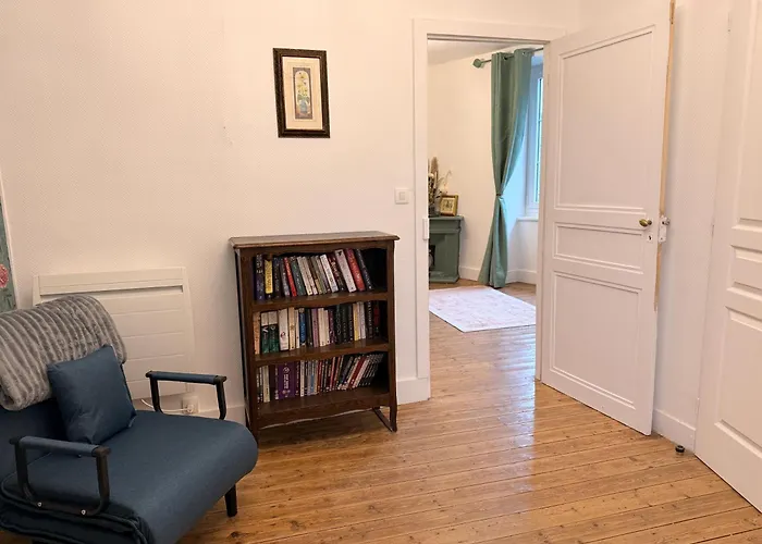 Charming Renovated Stone In Historic Village * Brigueuil