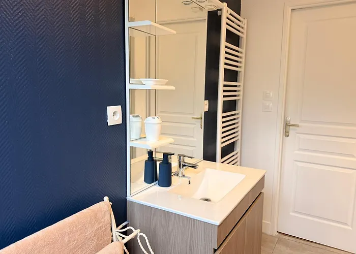 Charming Renovated Stone In Historic Village Σπίτι διακοπών