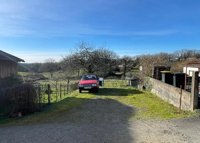 Σπίτι διακοπών Charming Renovated Stone In Historic Village *